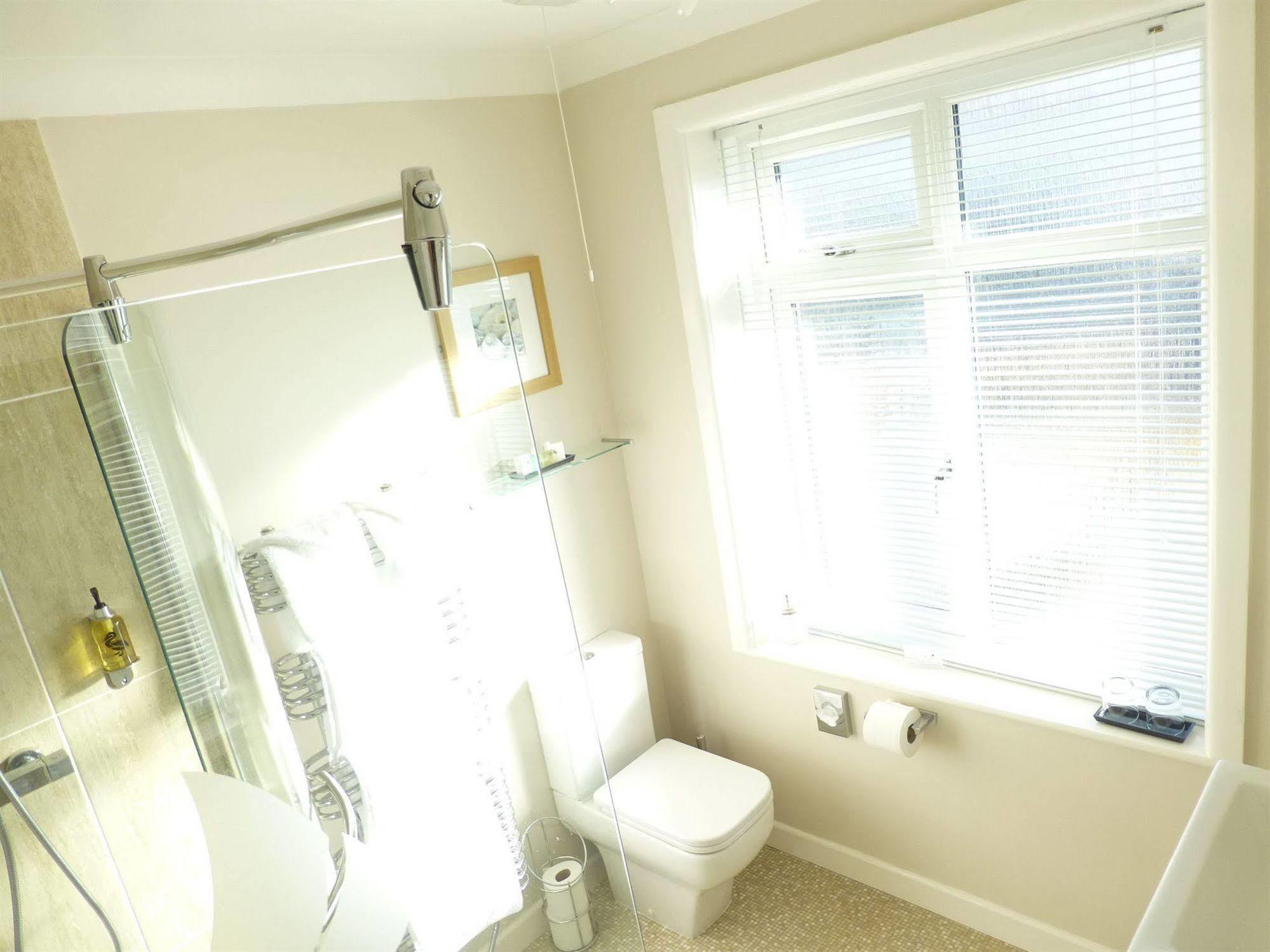 Waters Reach Guest House Christchurch  Esterno foto